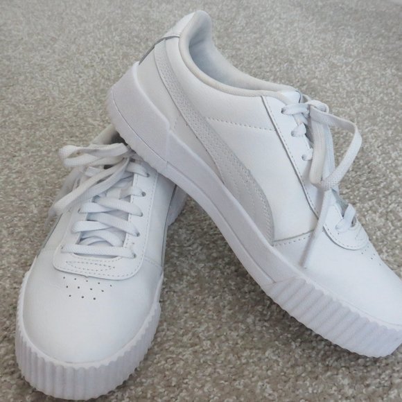 Like New Puma White Leather Carina Sneaker w/ Silver - 8 M - Picture 2 of 10